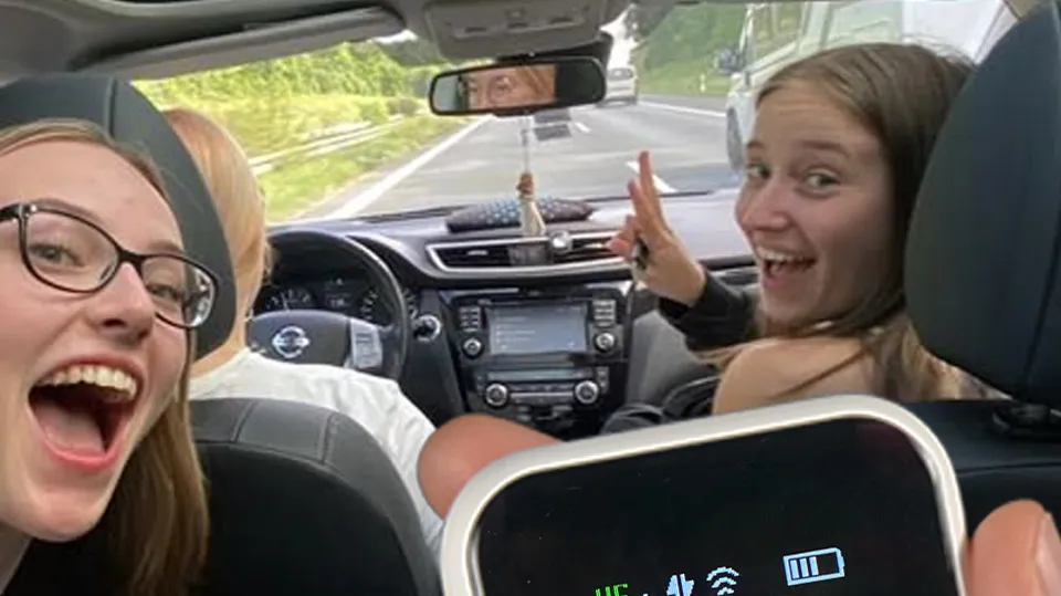 25w12 A Travel activities 3 C US 4x5